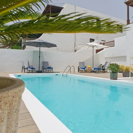 Pilar Villa *
